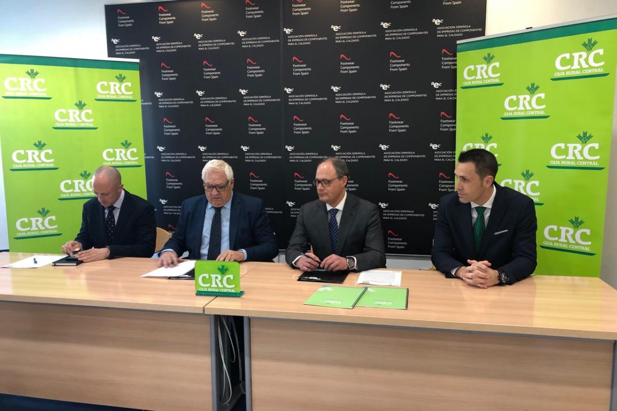 Caja Rural Central firma un convenio de colaboración con la Asociación Española de Empresas de Componentes, Curtidos y Maquinaria para el Calzado y la Marroquinería (AEC)