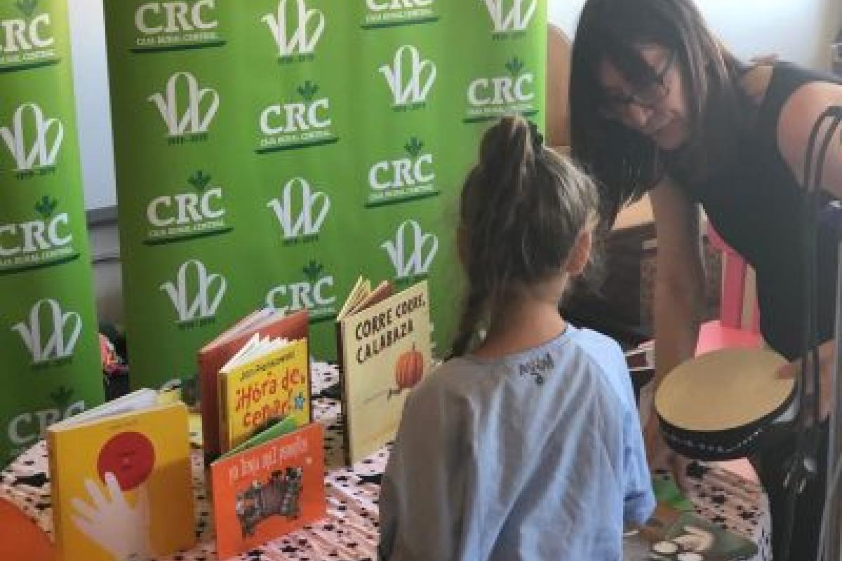 Cruz Roja Juventud y CRC llenan de sonrisas el Hospital General Universitario de Alicante