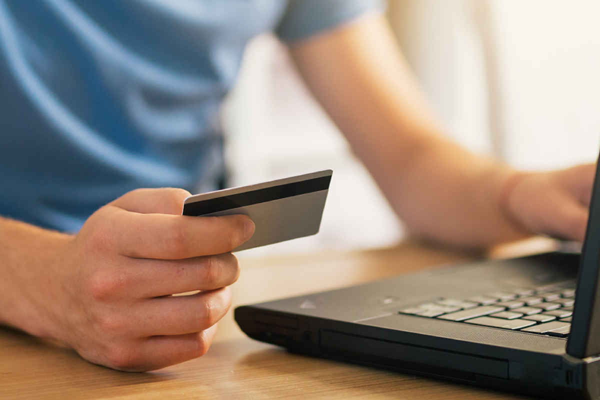 El comprador online de España: tiene más de 40 años y prefiere comprar desde el ordenador