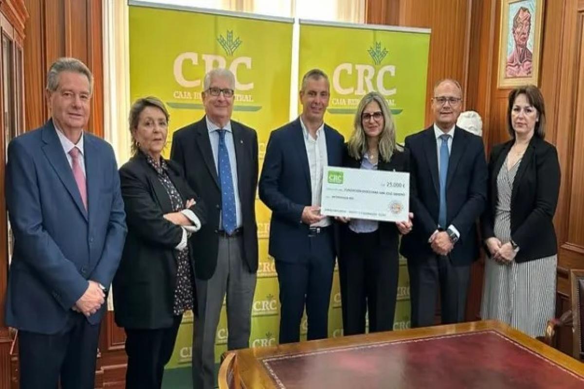 Acto entrega becas a San José Obrero