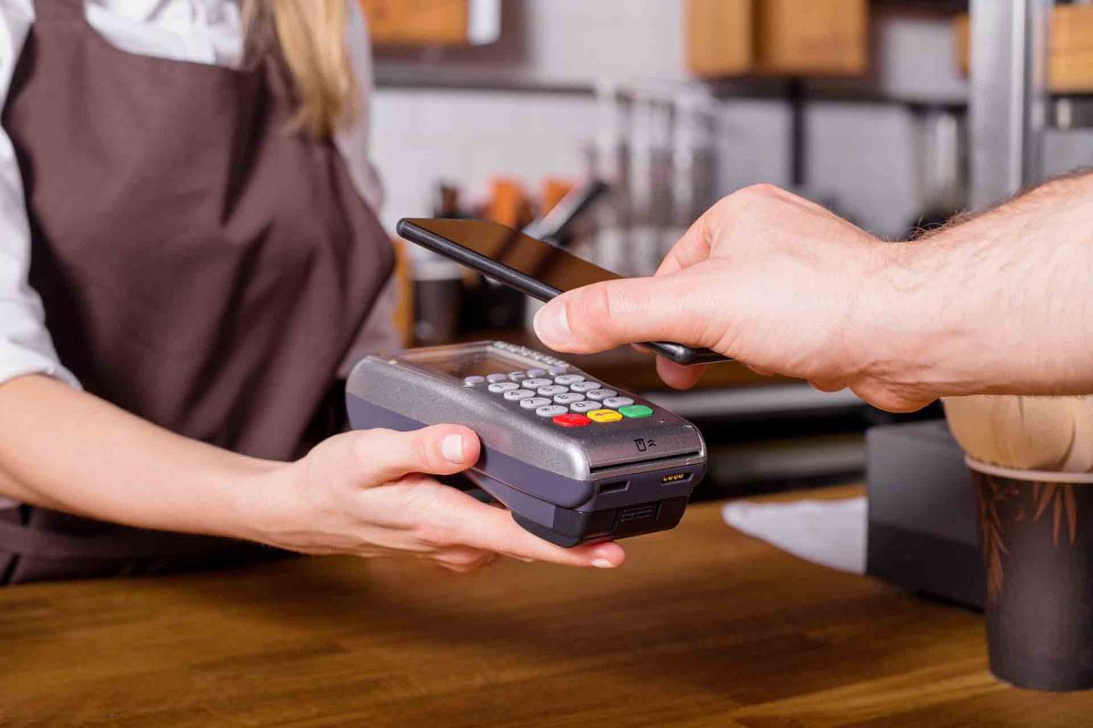 Disfruta del pago móvil de Caja Rural Central y hazte la vida más fácil en verano Disfruta del pago móvil de Caja Rural Central y hazte la vida más fácil en verano