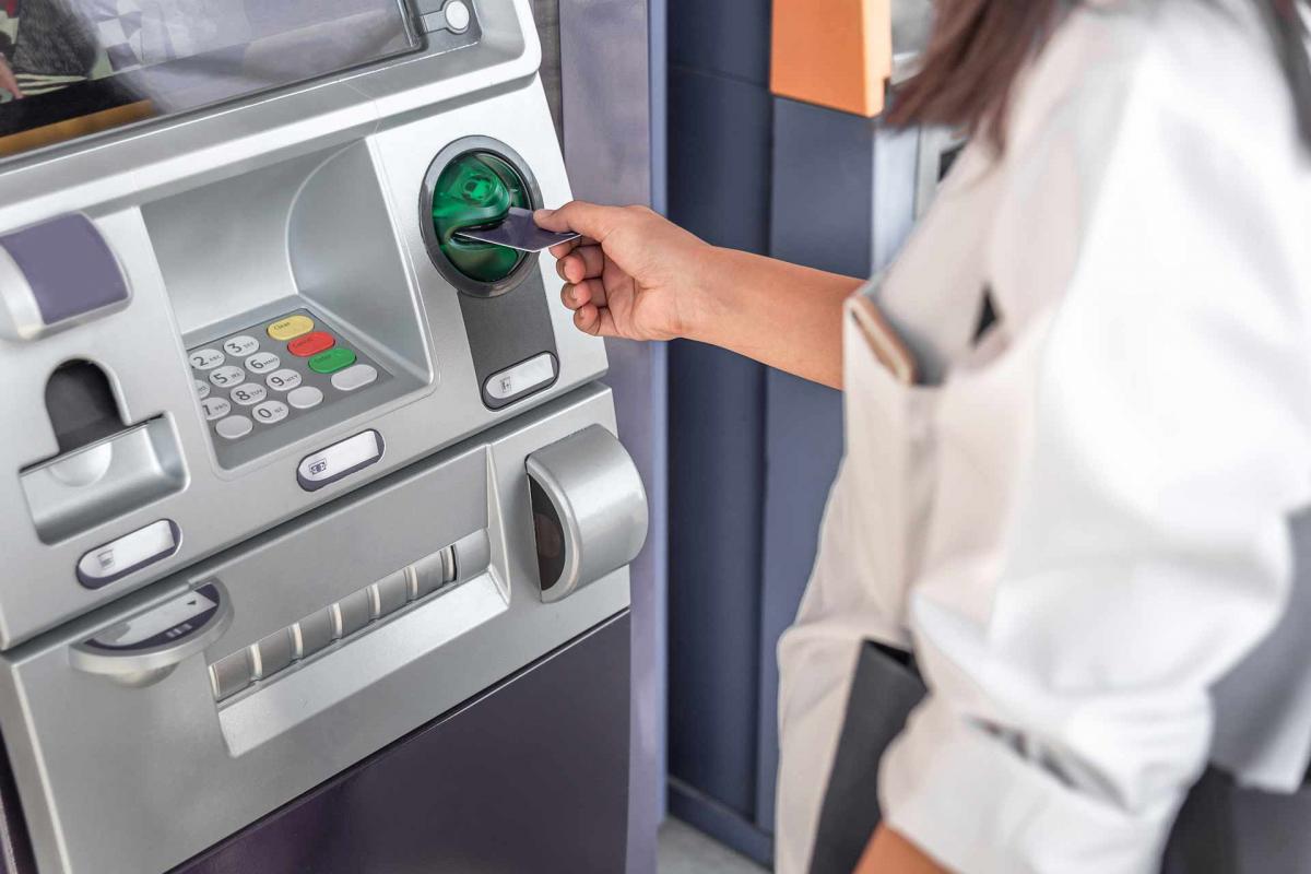 ¿ Cuál es el límite de efectivo que puedes sacar del cajero en un día? ¿ Cuál es el límite de efectivo que puedes sacar del cajero en un día?