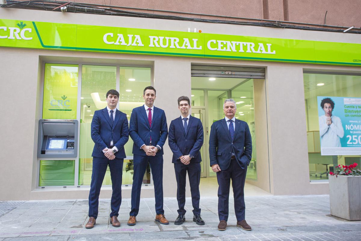 Caja Rural Central inaugura una nueva oficina en Elda Caja Rural Central inaugura una nueva oficina en Elda