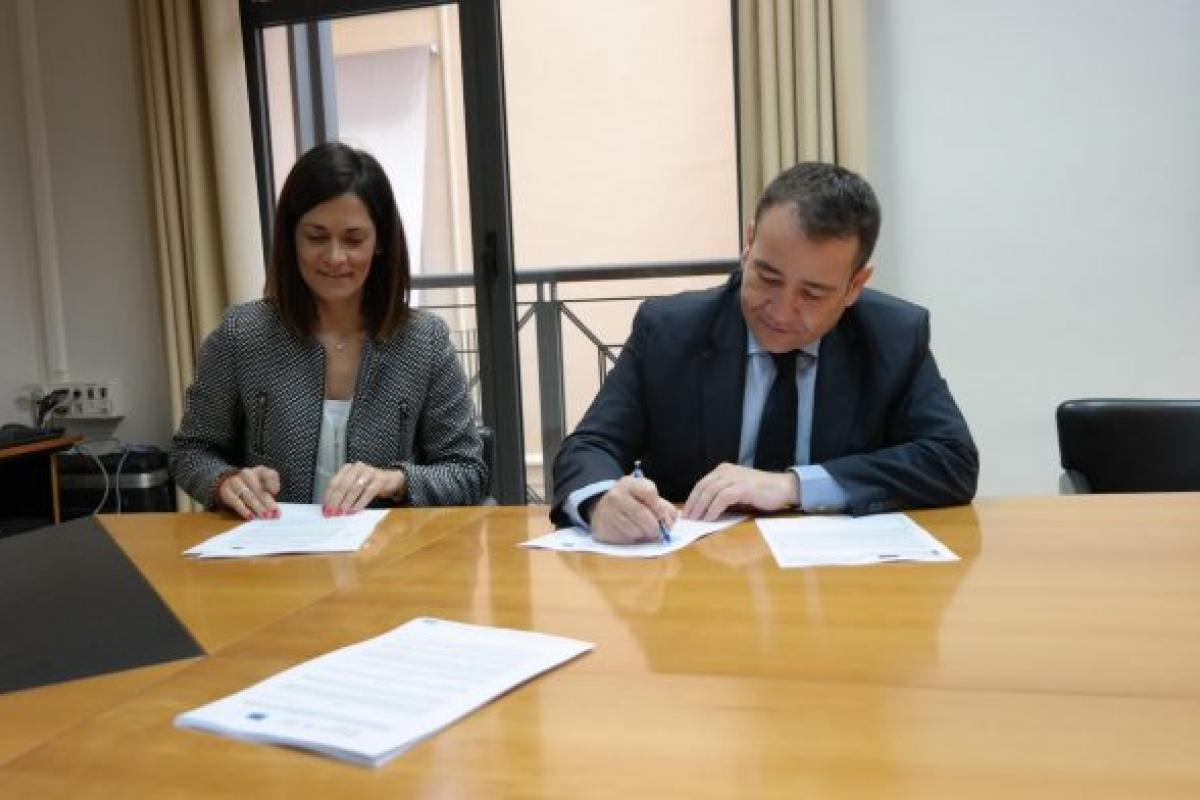 La Asociación Valenciana de Cooperativas de Crédito colaborará con el IVF en la distribución de microcréditos para personas desempleadas La Asociación Valenciana de Cooperativas de Crédito colaborará con el IVF en la distribución de microcréditos para personas desempleadas